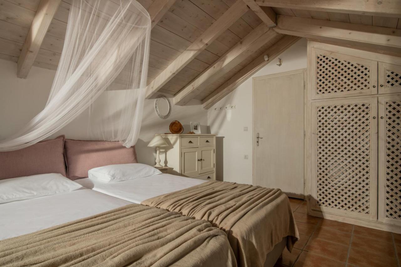 Villa In Pietra Kalamaras Makhairádhon Exteriér fotografie