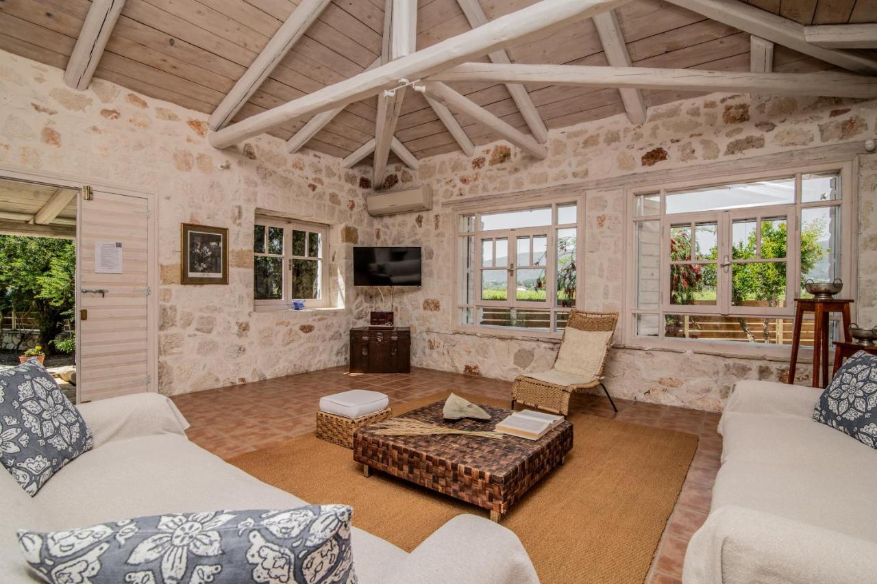 Villa In Pietra Kalamaras Makhairádhon Exteriér fotografie