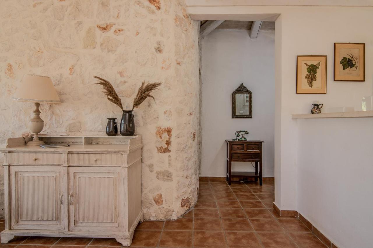 Villa In Pietra Kalamaras Makhairádhon Exteriér fotografie