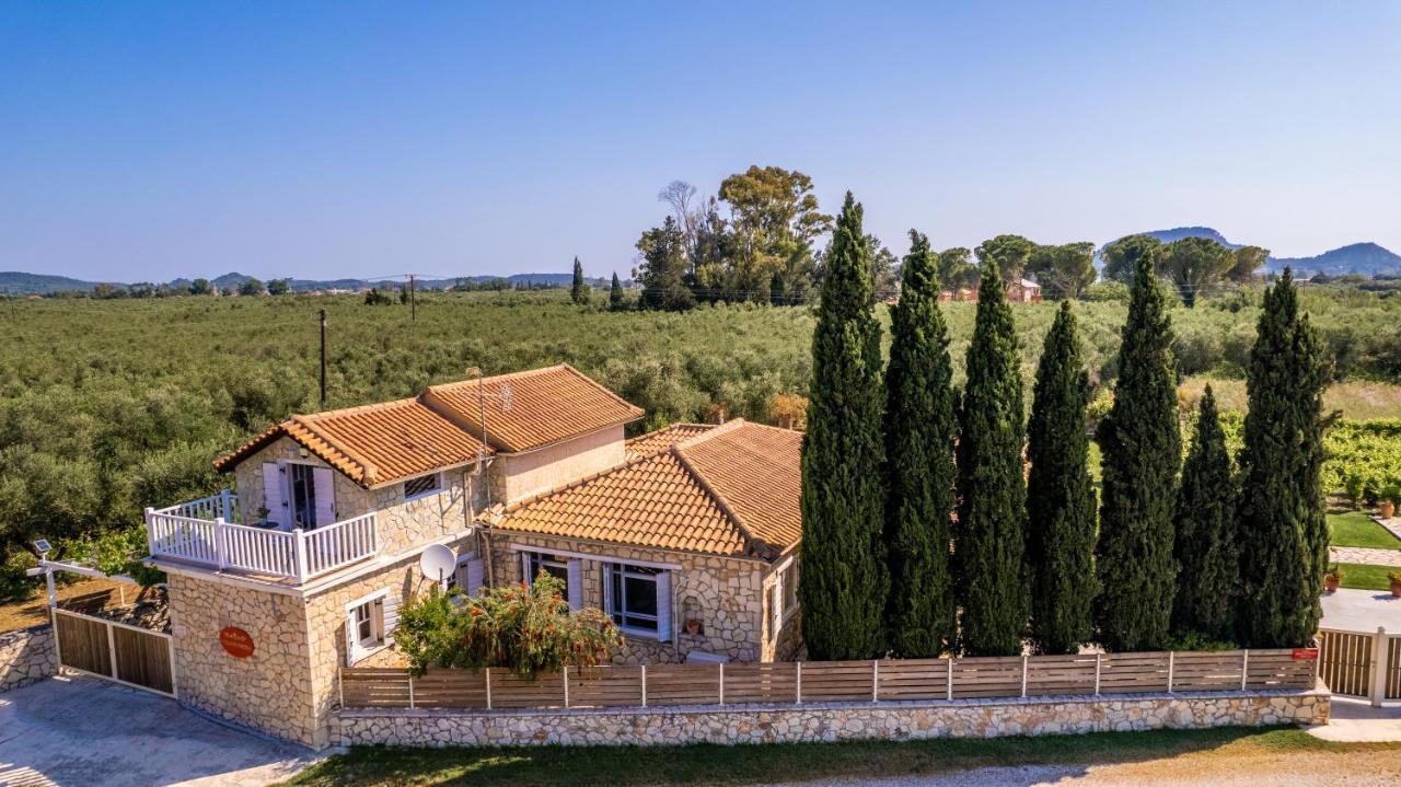 Villa In Pietra Kalamaras Makhairádhon Exteriér fotografie