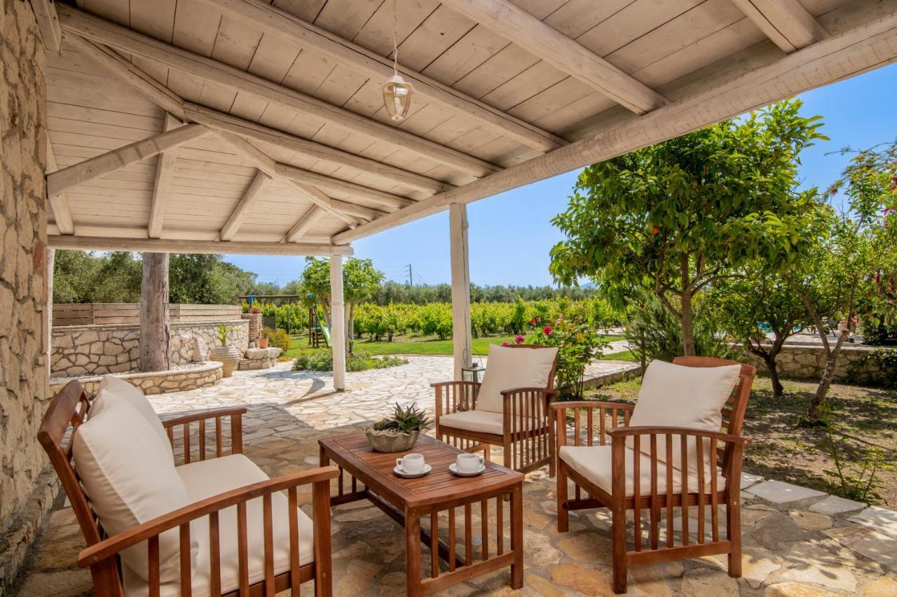 Villa In Pietra Kalamaras Makhairádhon Exteriér fotografie