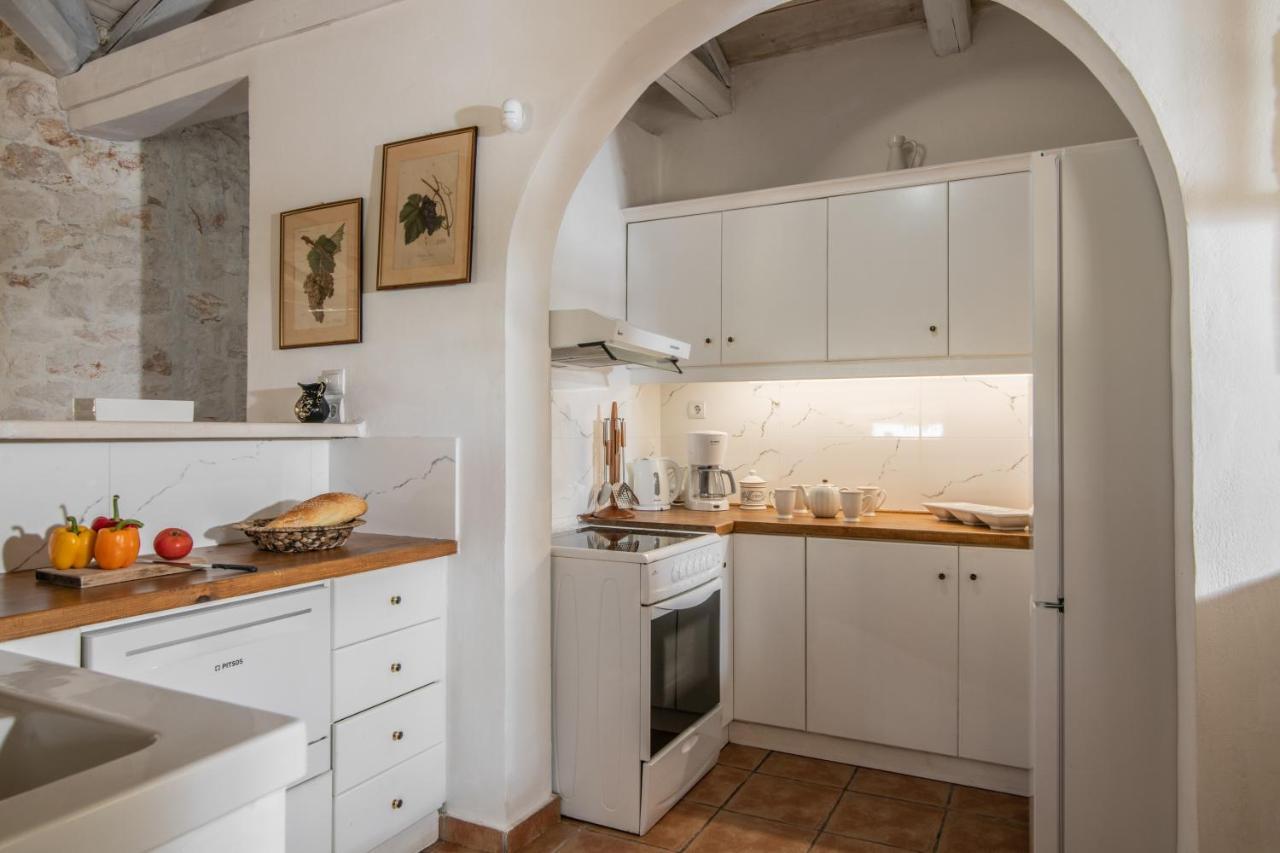 Villa In Pietra Kalamaras Makhairádhon Exteriér fotografie