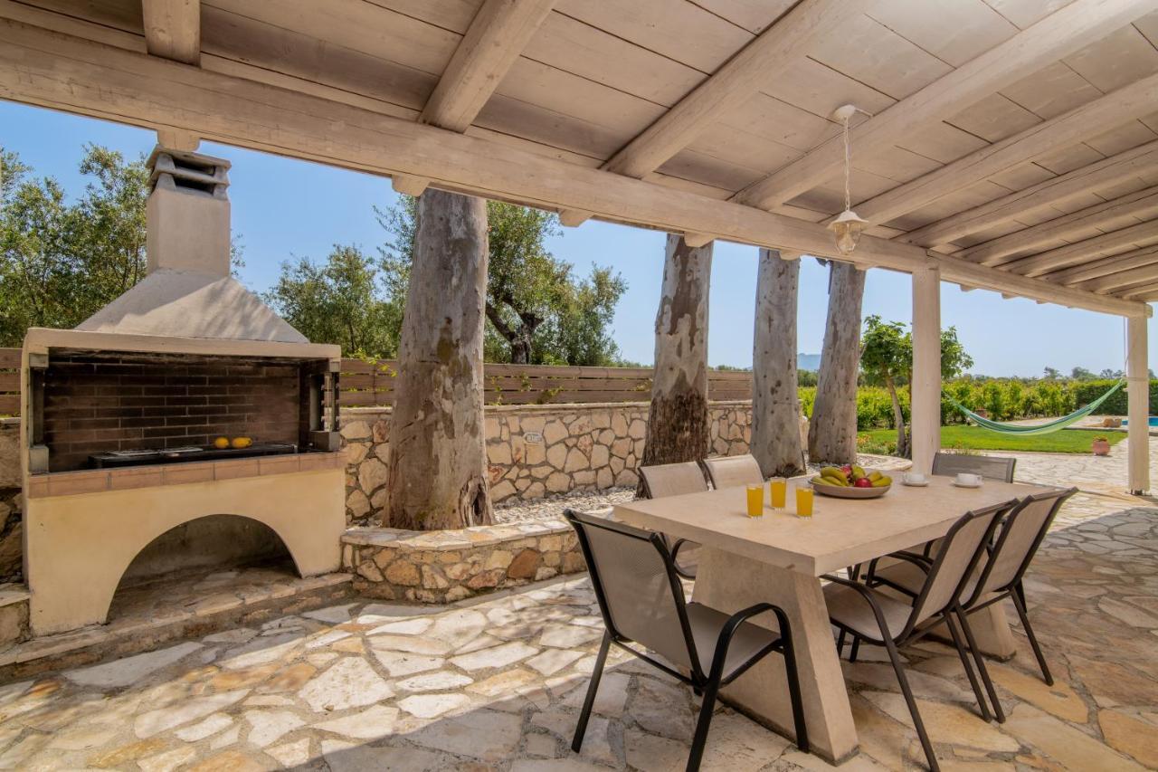 Villa In Pietra Kalamaras Makhairádhon Exteriér fotografie