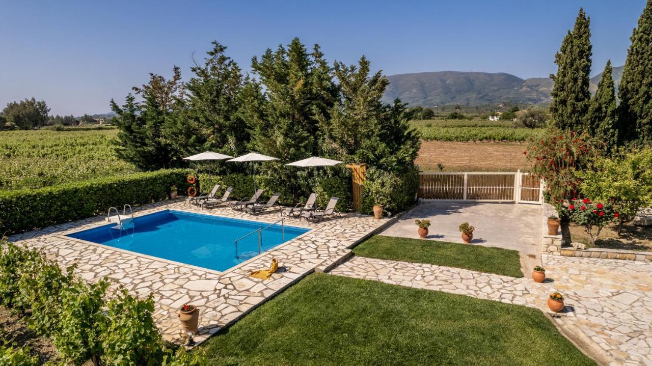 Villa In Pietra Kalamaras Makhairádhon Exteriér fotografie