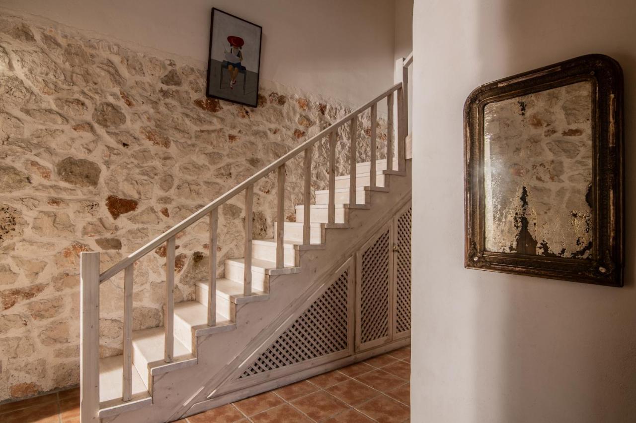Villa In Pietra Kalamaras Makhairádhon Exteriér fotografie