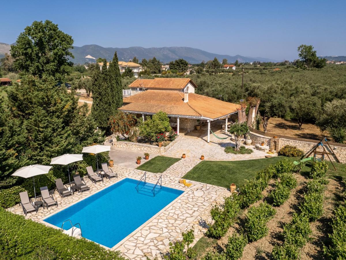 Villa In Pietra Kalamaras Makhairádhon Exteriér fotografie